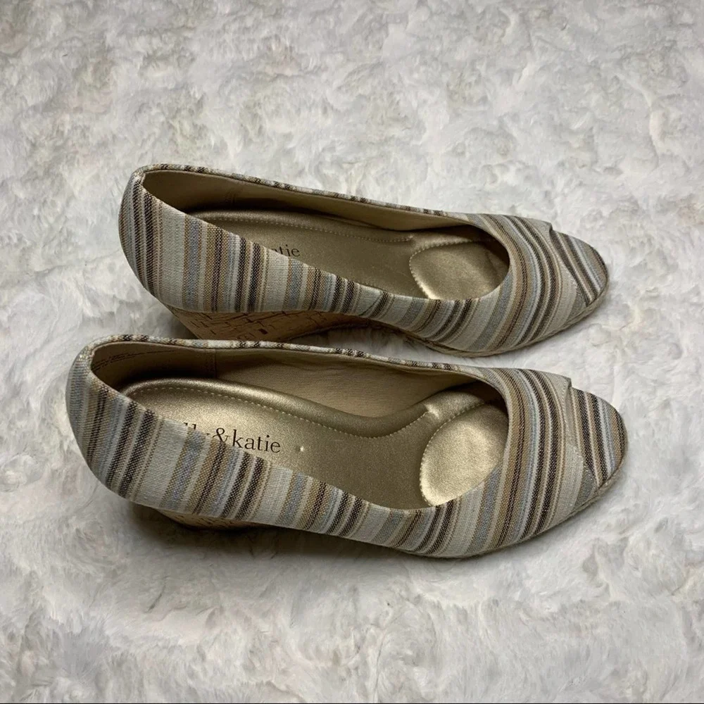 KELLY & KATIE open toe striped canvas slip on wedge tan,brown,navy shoes size 8
